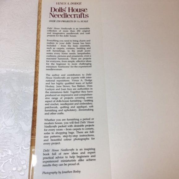 LIKE NEW Book: Doll's House Needlecrafts Over 250 Projects, Venus A Dodge 1998 - Picture 3 of 7